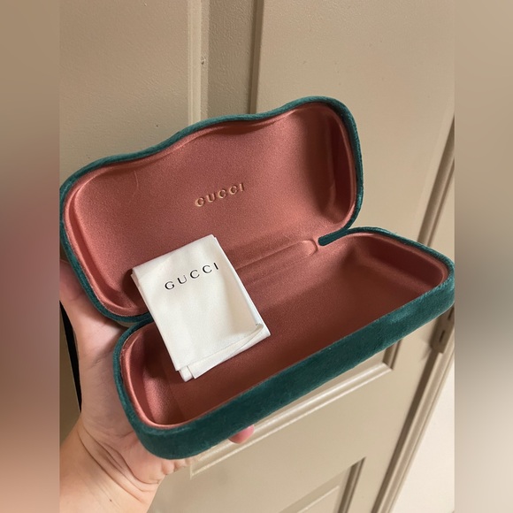 Gucci case - Picture 1 of 7